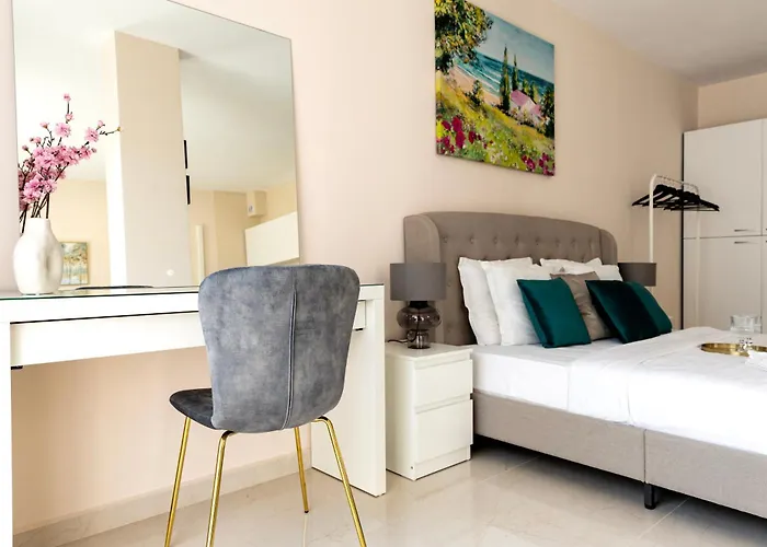 Rabi Park-view Hotell *